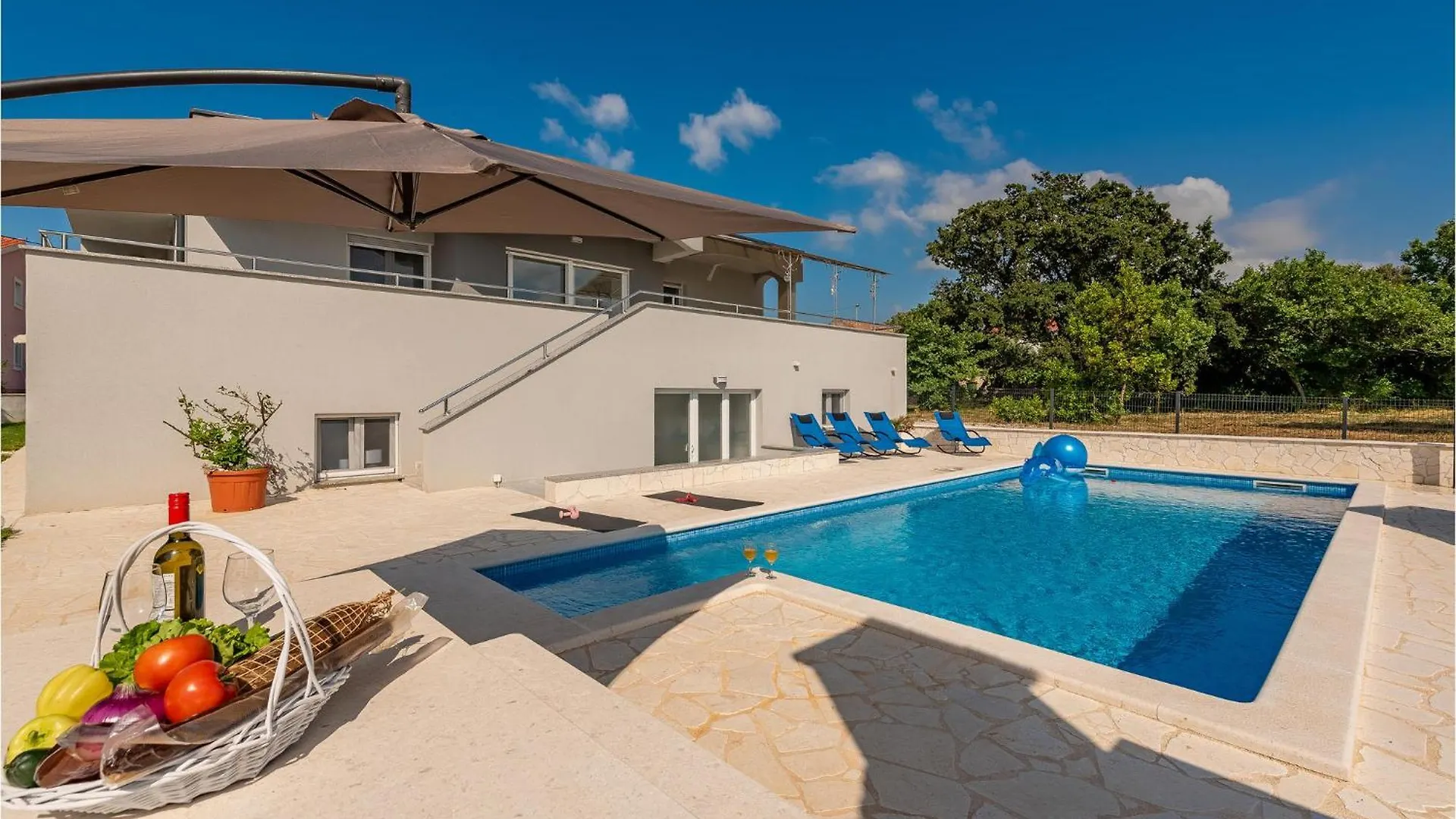 Ferienhaus 5 Bedroom Cozy Home In Vrsi Kroatien