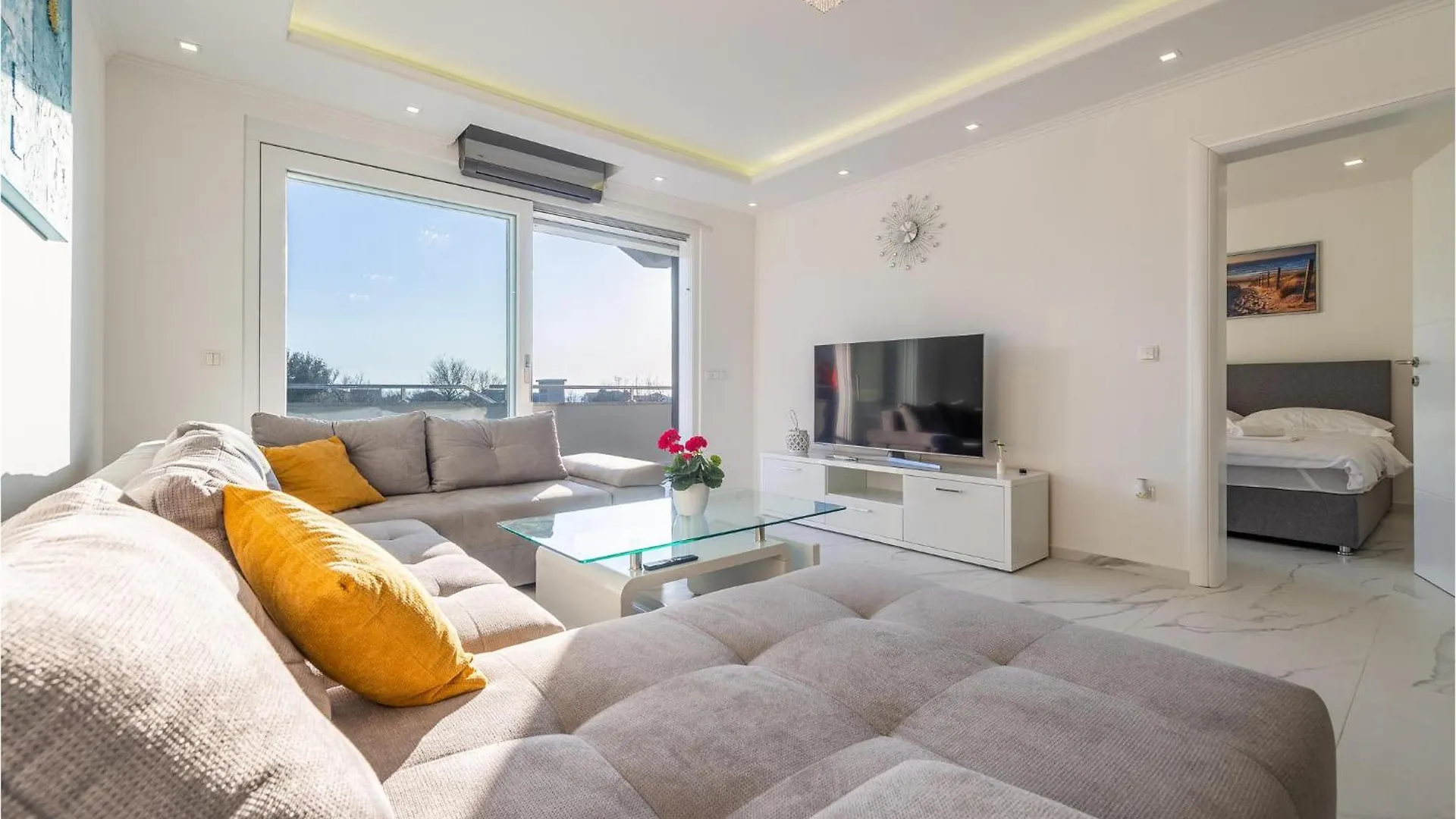 5 Bedroom Cozy Home In Vrsi