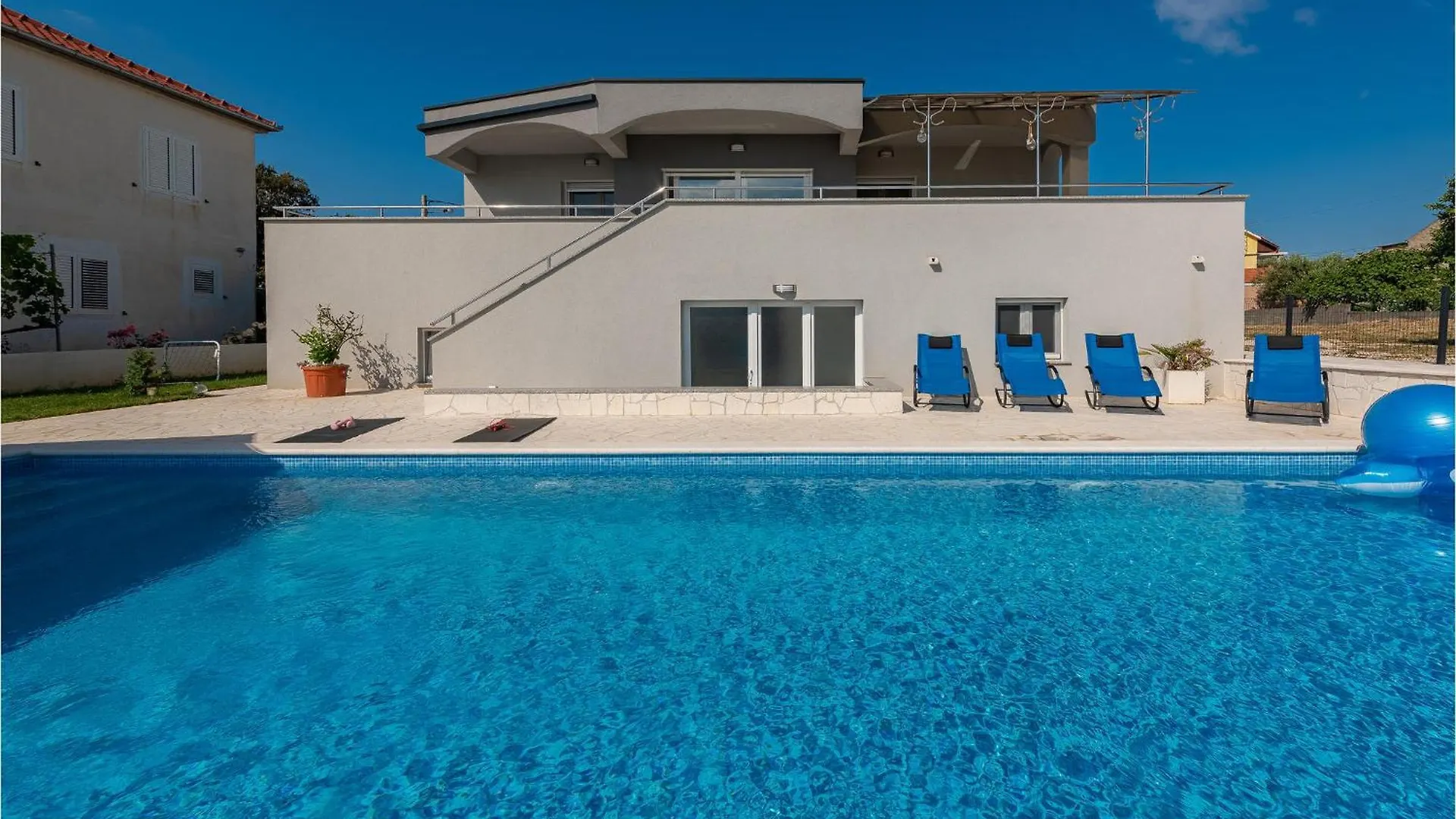5 Bedroom Cozy Home In Vrsi