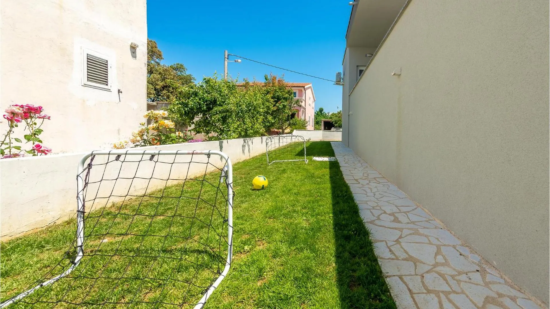 5 Bedroom Cozy Home In Vrsi 0*,  Kroatien
